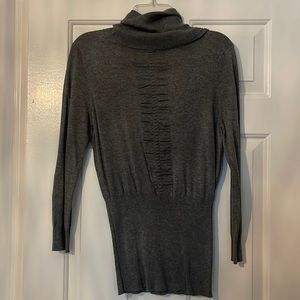 Turtle neck long sleeve sweater